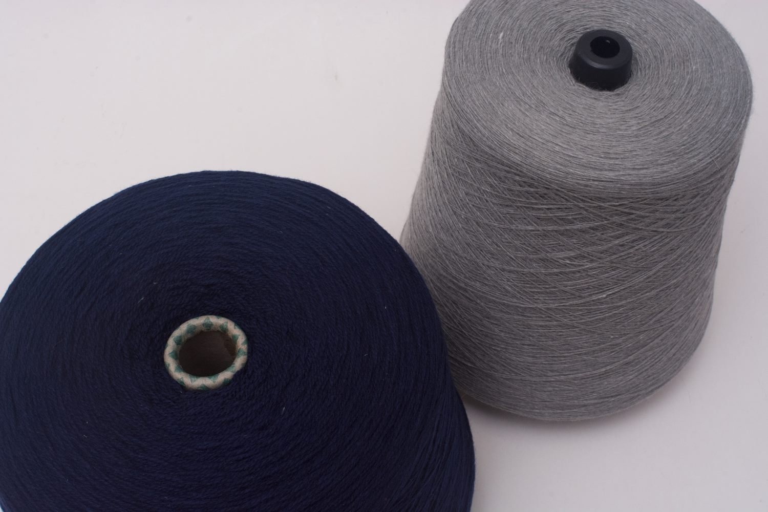 Conos azul y gris
